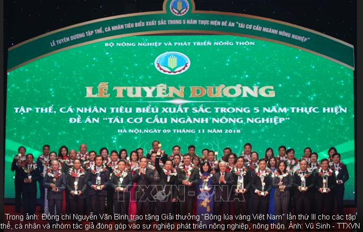 Lễ tuyên dương tập thể, cá nhân tiêu biểu xuất sắc trong 5 năm thực hiện đề án “Tái cơ cấu ngành nông nghiệp”.